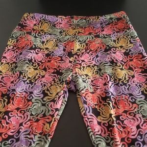 LulaRoe OS leggings octopus on black background